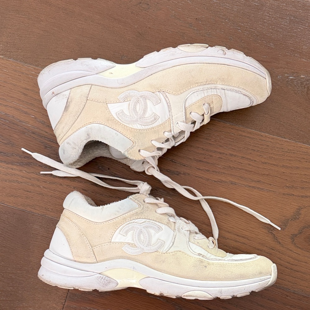 CHANEL Ivory and Beige Sneakers - Picture 8 of 10